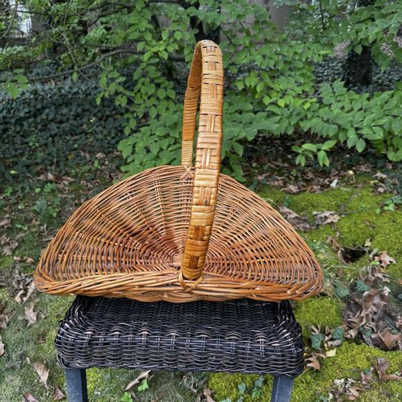 Wicker Gathering Basket Flowers Herbs Brown 18" x 21" X 17" Country Farm Vintage - Picture 3 of 11